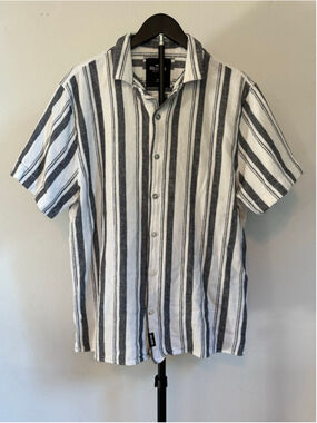 Hollister Men’s Striped Casual Button Down Shirt XL White Black